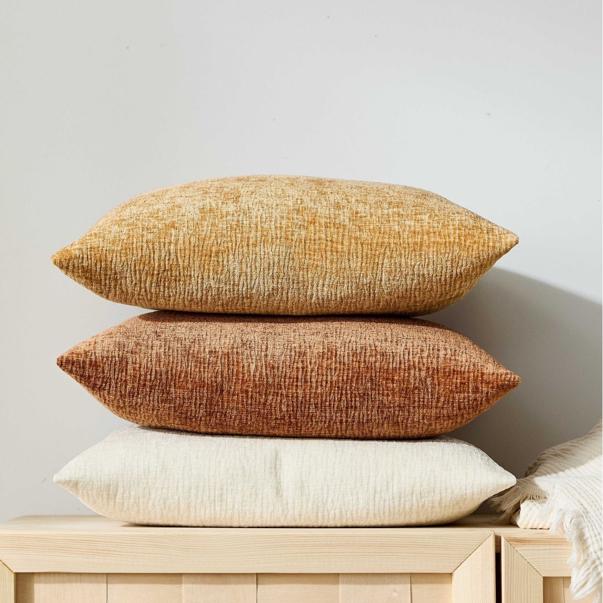 Textured Pleated Chenille Thro - đánh giá và giá Textured Throw Natural
